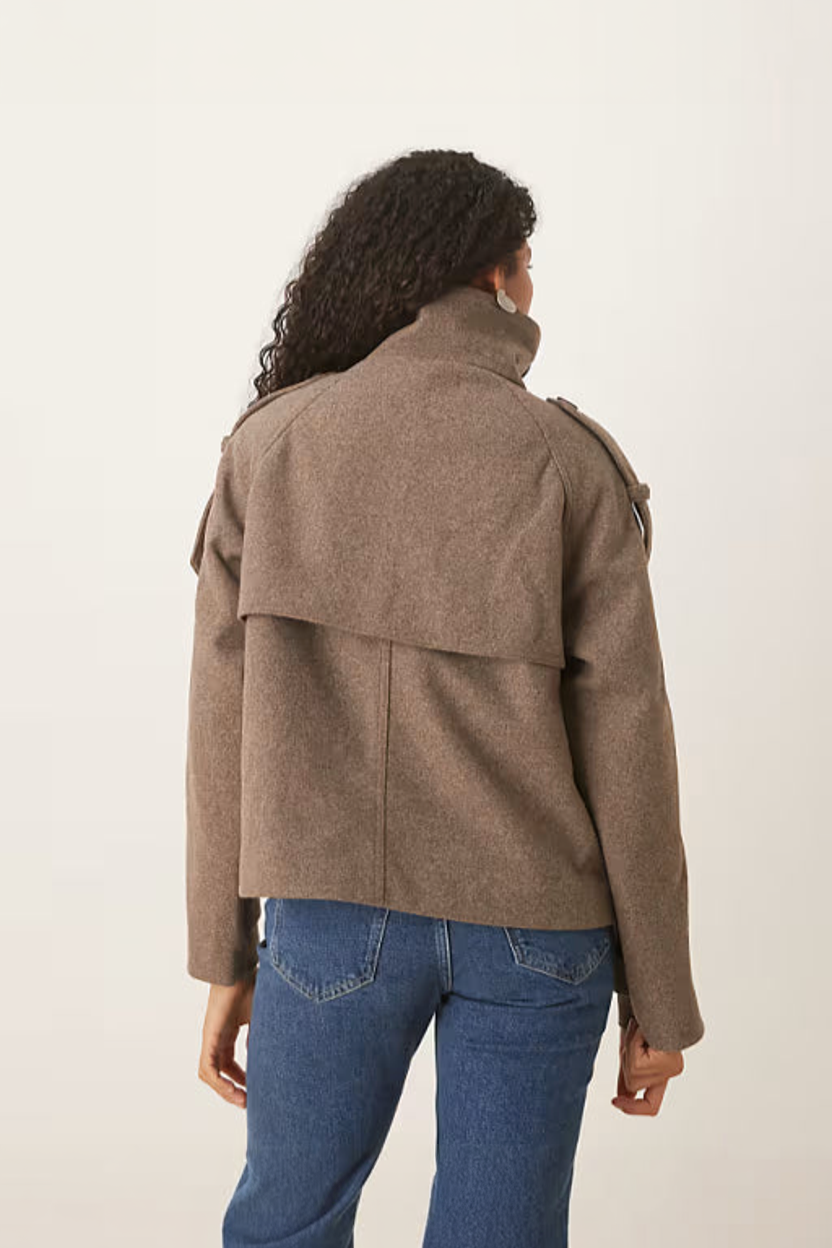 Ciepła Kurtka Damska | Wysoki Kołnierz i Funkcjonalne Detale