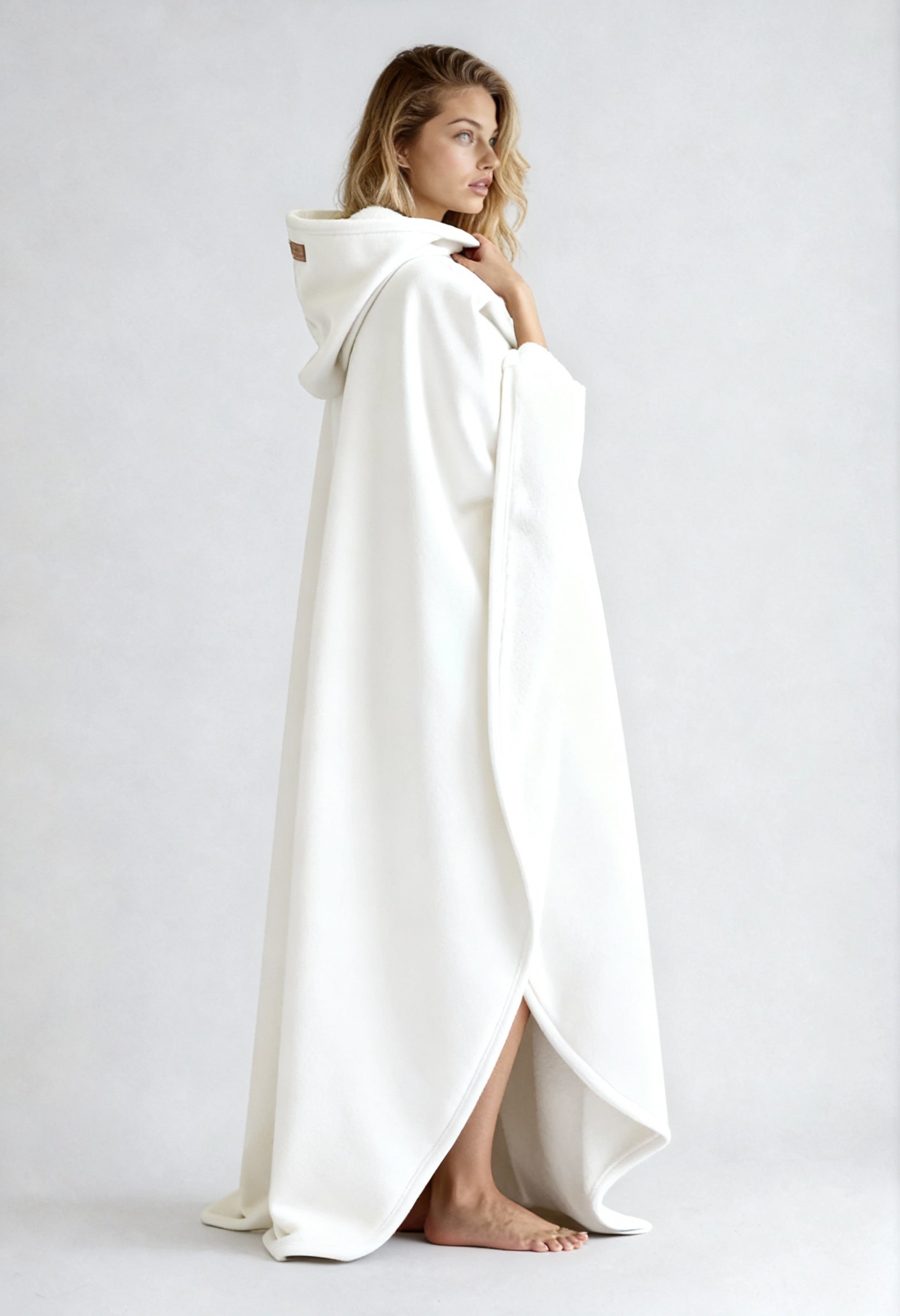 Koc z Kapturem Damski | Ciepły Polarowy Szlafrok na Chłodne Wieczory